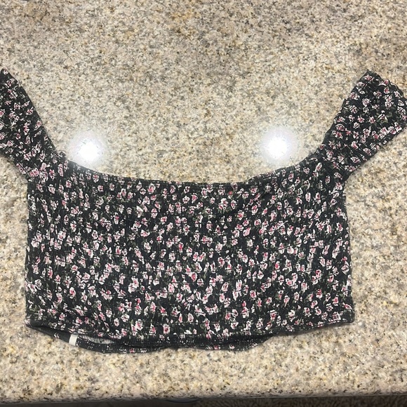 Volcom stretchy crop top, pink and white floral - Picture 4 of 5
